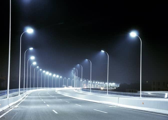 Lắp đặt đèn chiếu sáng năng lượng mặt trời